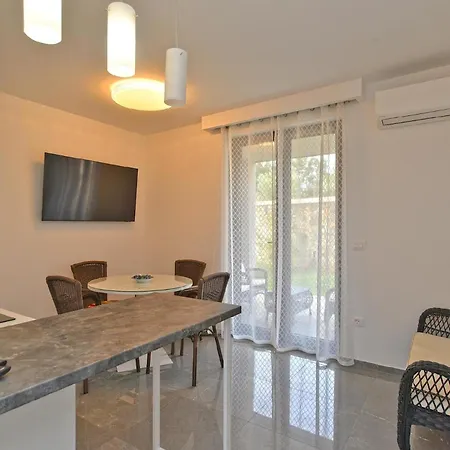 Apartman Fuer 4 Personen Ca 55 Qm In Banjole, Istrien Istrische Riviera Banjole
